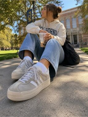Adidas Gazelle Platform Sneakers Women’s Light Gray Suede White Stripe Shoes